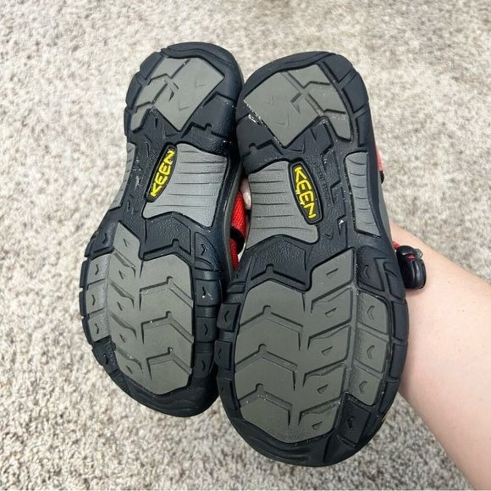 Keen Newport Youth Kids Hiking Water Sandals in Red, Size 2 - Picture 2 of 8